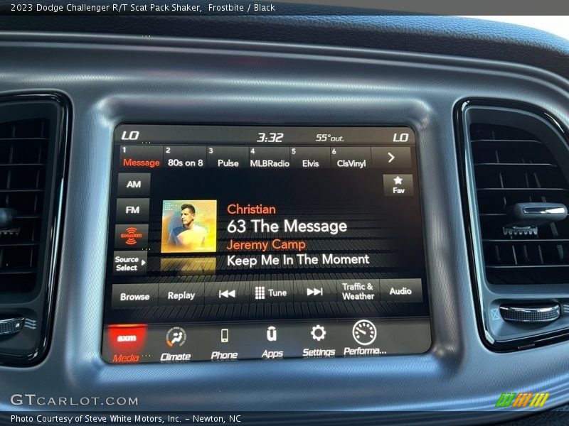 Controls of 2023 Challenger R/T Scat Pack Shaker