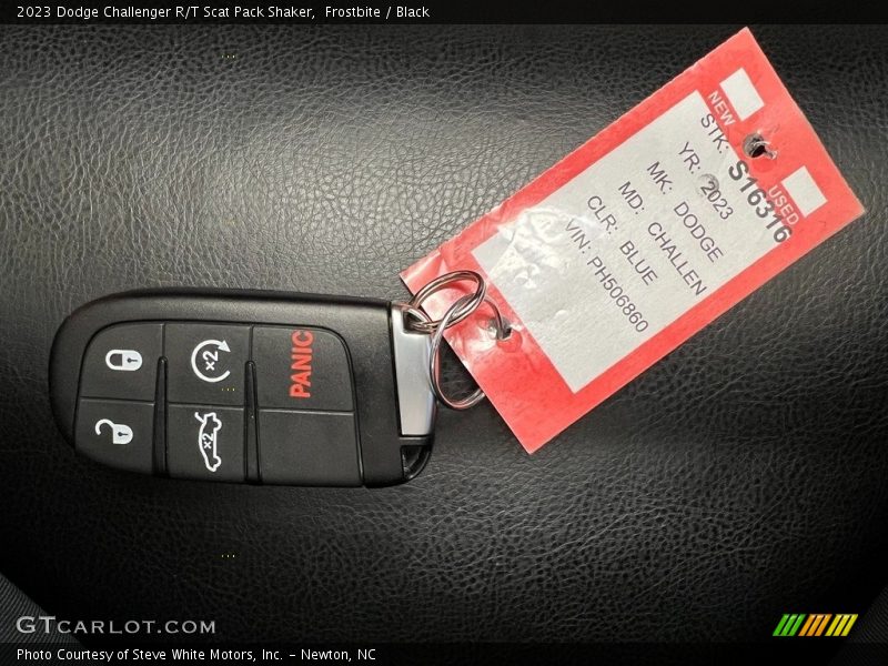Keys of 2023 Challenger R/T Scat Pack Shaker