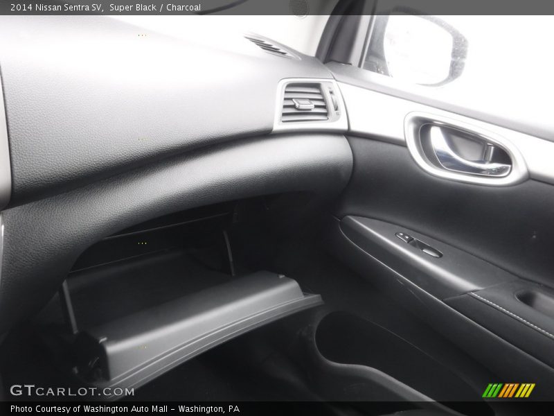 Super Black / Charcoal 2014 Nissan Sentra SV