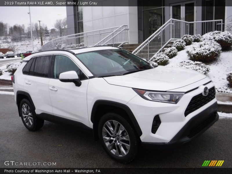 Super White / Light Gray 2019 Toyota RAV4 XLE AWD