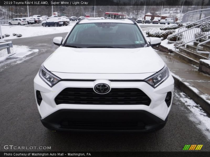 Super White / Light Gray 2019 Toyota RAV4 XLE AWD