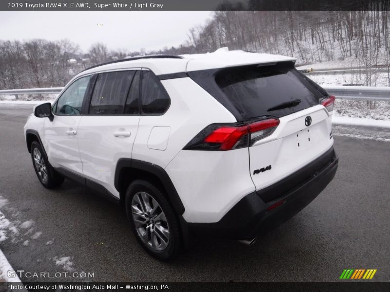 Super White / Light Gray 2019 Toyota RAV4 XLE AWD