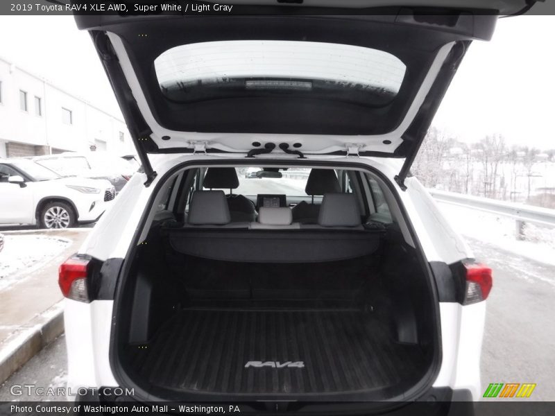 Super White / Light Gray 2019 Toyota RAV4 XLE AWD