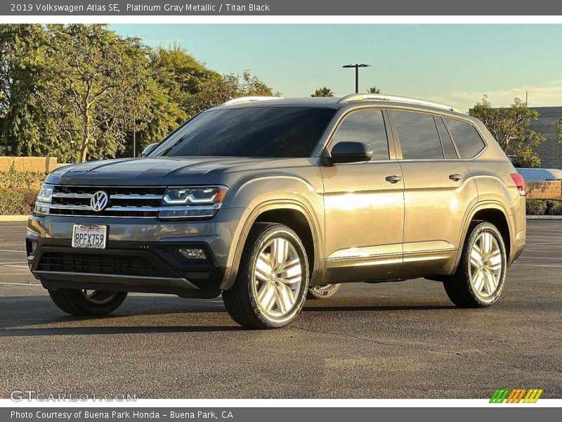 Platinum Gray Metallic / Titan Black 2019 Volkswagen Atlas SE