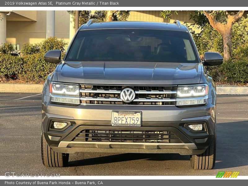 Platinum Gray Metallic / Titan Black 2019 Volkswagen Atlas SE