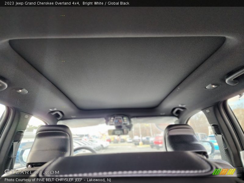 Bright White / Global Black 2023 Jeep Grand Cherokee Overland 4x4