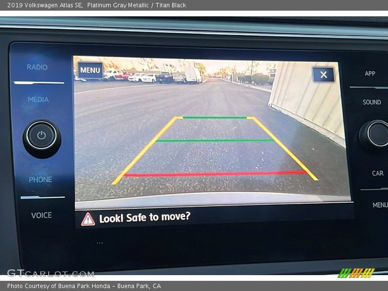 Platinum Gray Metallic / Titan Black 2019 Volkswagen Atlas SE