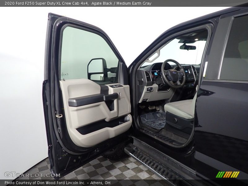 Agate Black / Medium Earth Gray 2020 Ford F250 Super Duty XL Crew Cab 4x4