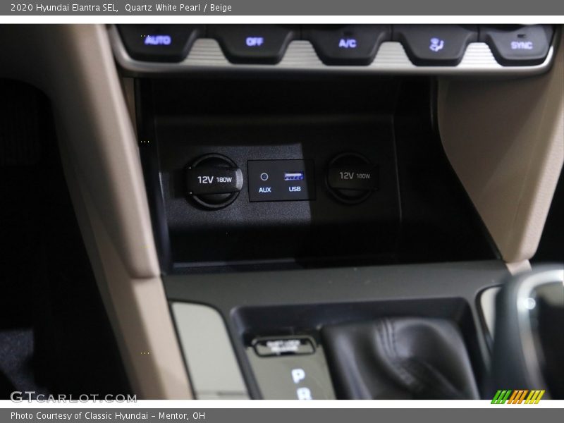 Quartz White Pearl / Beige 2020 Hyundai Elantra SEL