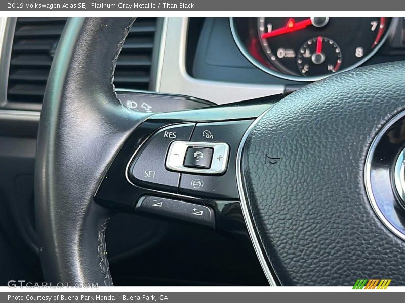 Platinum Gray Metallic / Titan Black 2019 Volkswagen Atlas SE