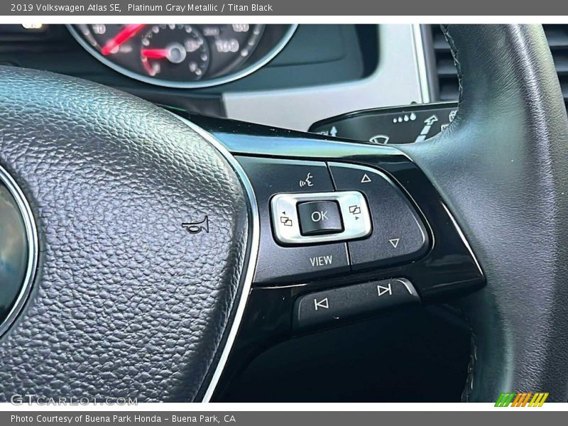 Platinum Gray Metallic / Titan Black 2019 Volkswagen Atlas SE