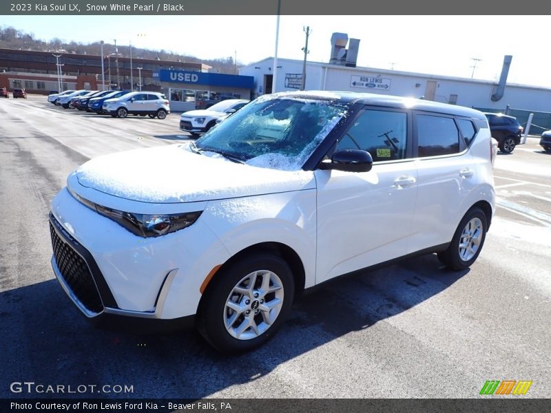 Snow White Pearl / Black 2023 Kia Soul LX