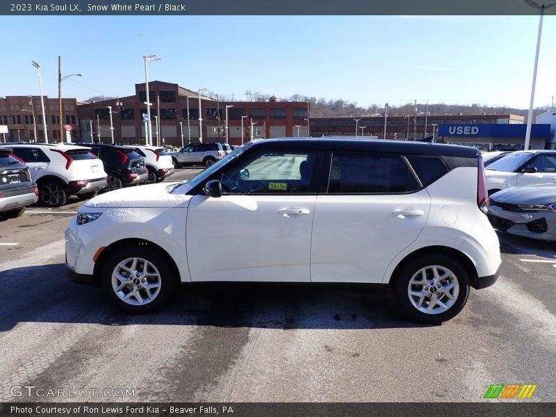 Snow White Pearl / Black 2023 Kia Soul LX