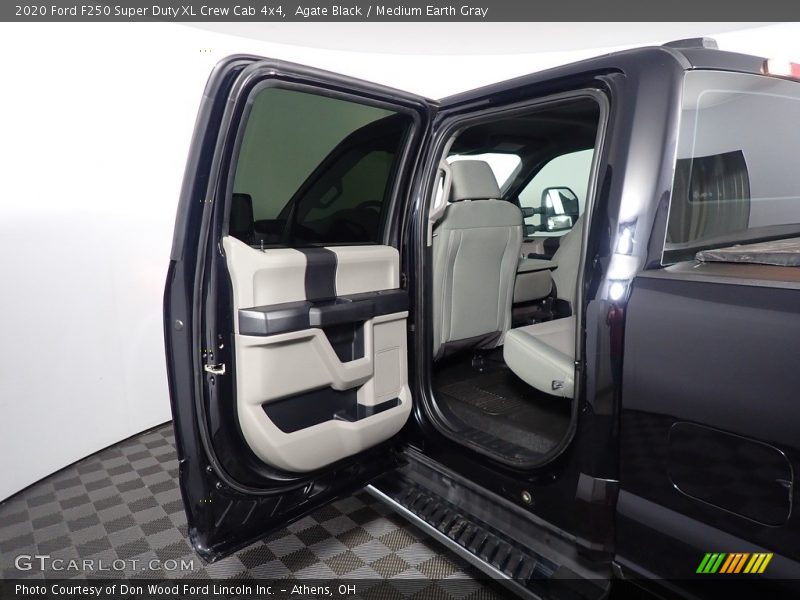 Agate Black / Medium Earth Gray 2020 Ford F250 Super Duty XL Crew Cab 4x4