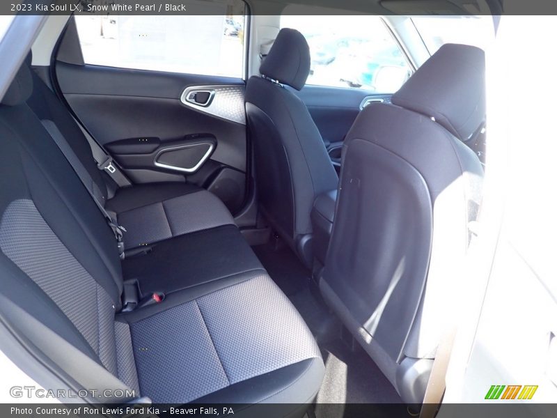 Snow White Pearl / Black 2023 Kia Soul LX