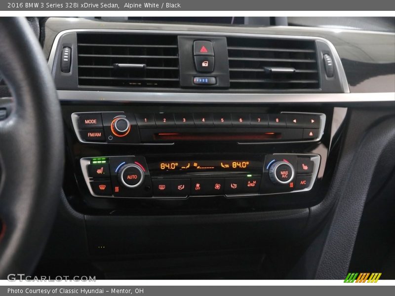 Alpine White / Black 2016 BMW 3 Series 328i xDrive Sedan