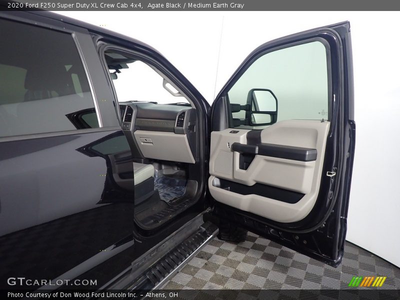 Agate Black / Medium Earth Gray 2020 Ford F250 Super Duty XL Crew Cab 4x4