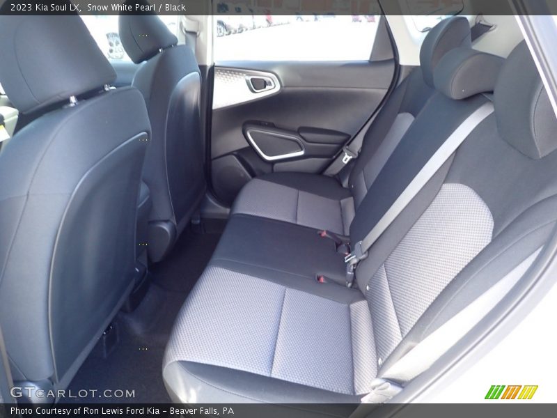 Snow White Pearl / Black 2023 Kia Soul LX