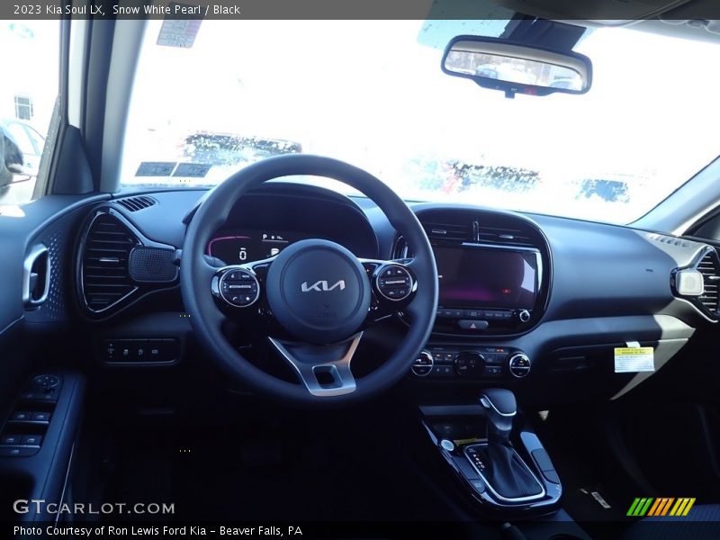 Snow White Pearl / Black 2023 Kia Soul LX