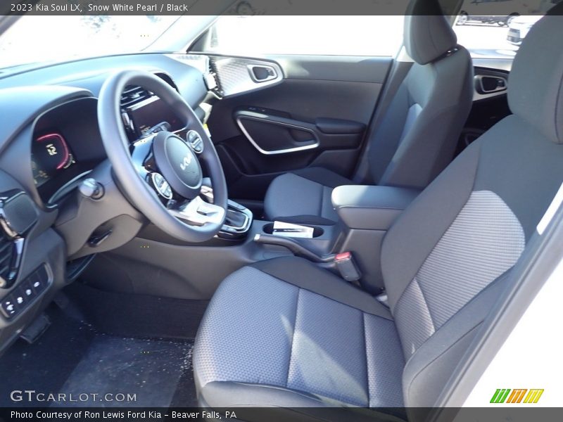 Snow White Pearl / Black 2023 Kia Soul LX