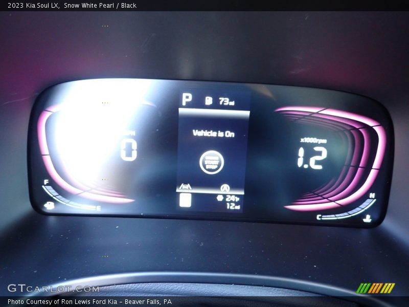 Snow White Pearl / Black 2023 Kia Soul LX