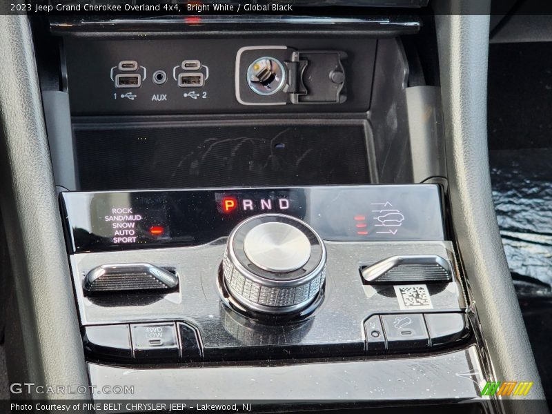  2023 Grand Cherokee Overland 4x4 8 Speed Automatic Shifter