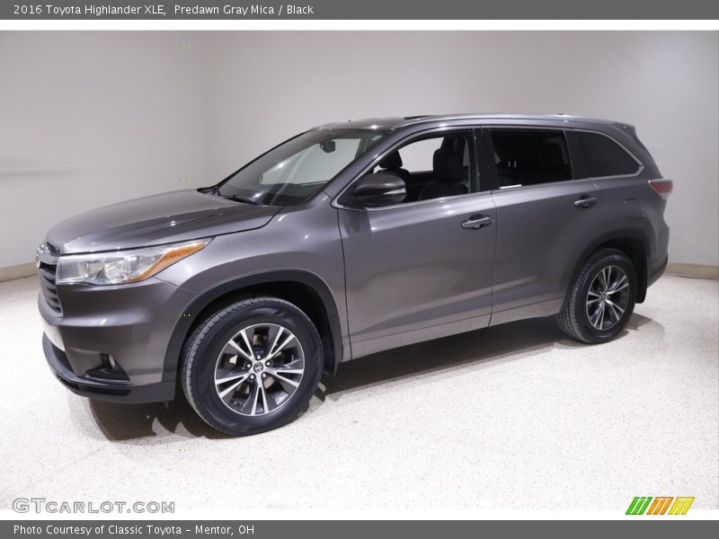 Predawn Gray Mica / Black 2016 Toyota Highlander XLE