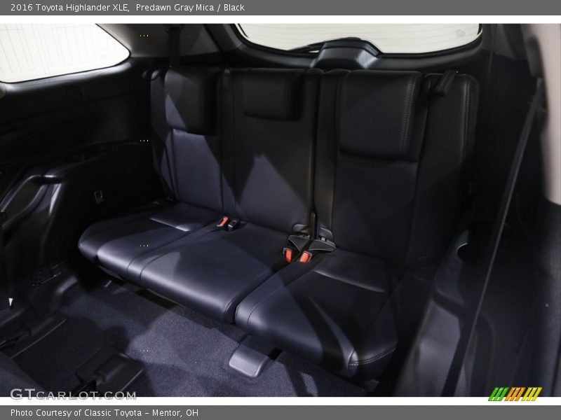 Predawn Gray Mica / Black 2016 Toyota Highlander XLE