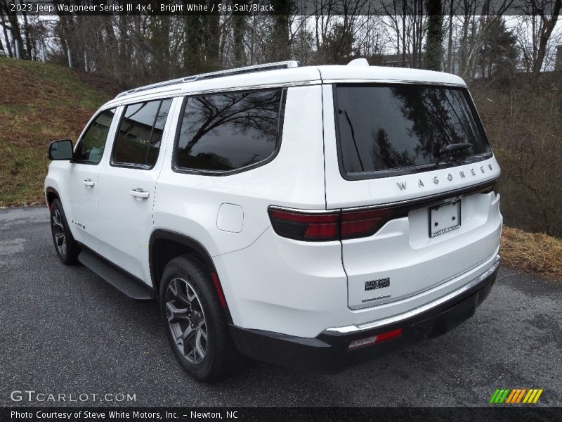 Bright White / Sea Salt/Black 2023 Jeep Wagoneer Series III 4x4