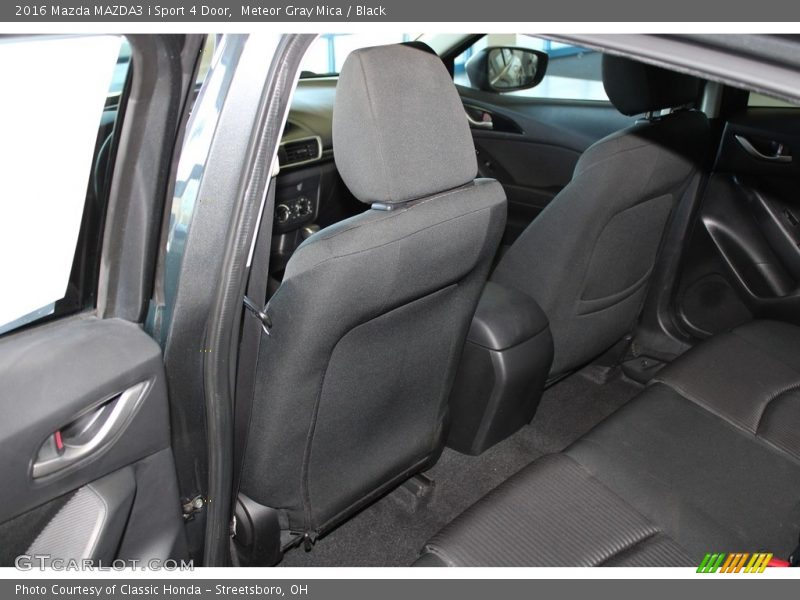 Meteor Gray Mica / Black 2016 Mazda MAZDA3 i Sport 4 Door