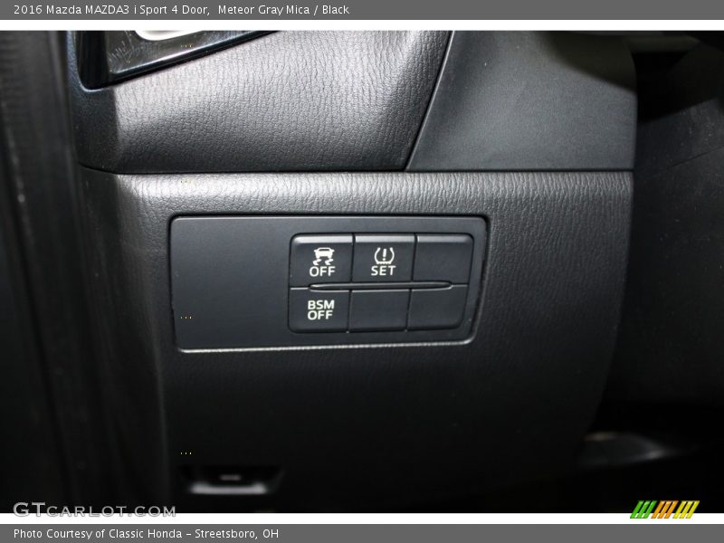 Meteor Gray Mica / Black 2016 Mazda MAZDA3 i Sport 4 Door