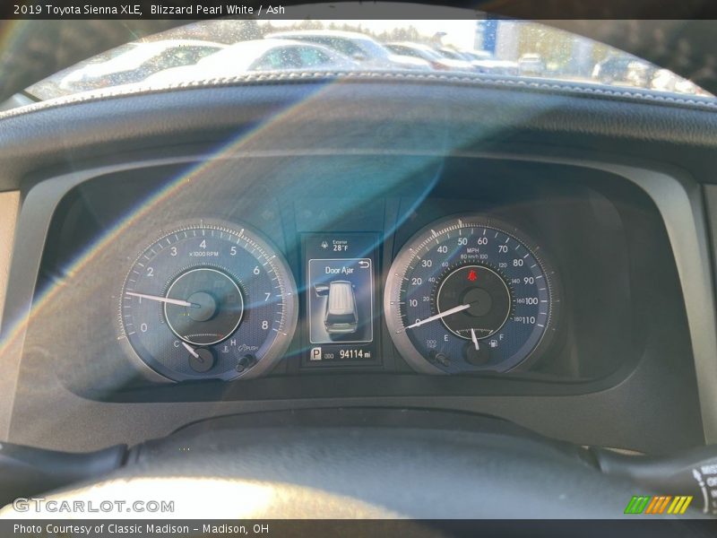 Blizzard Pearl White / Ash 2019 Toyota Sienna XLE