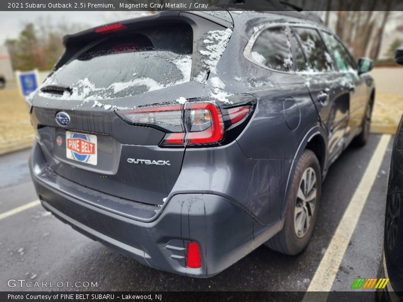 Magnetite Gray Metallic / Gray 2021 Subaru Outback 2.5i Premium