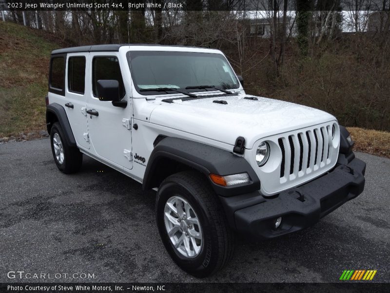 Front 3/4 View of 2023 Wrangler Unlimited Sport 4x4