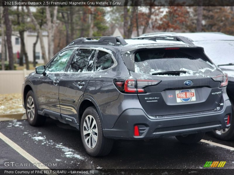 Magnetite Gray Metallic / Gray 2021 Subaru Outback 2.5i Premium