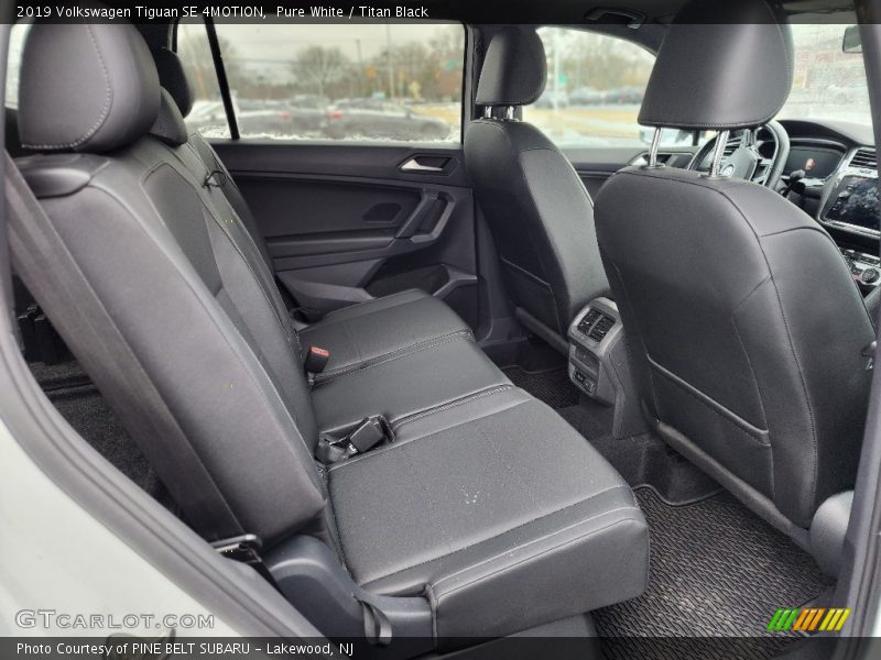 Pure White / Titan Black 2019 Volkswagen Tiguan SE 4MOTION
