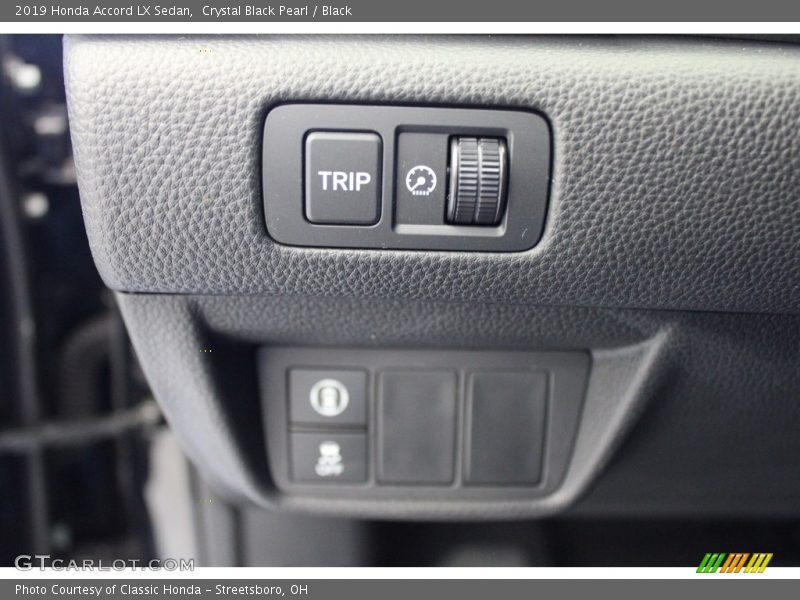 Crystal Black Pearl / Black 2019 Honda Accord LX Sedan