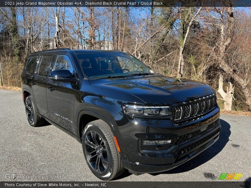 Front 3/4 View of 2023 Grand Wagoneer Obsidian 4x4