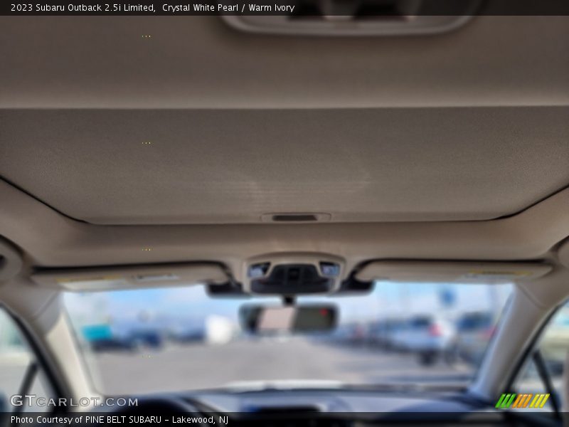 Crystal White Pearl / Warm Ivory 2023 Subaru Outback 2.5i Limited