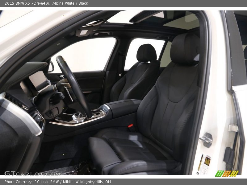 Alpine White / Black 2019 BMW X5 xDrive40i