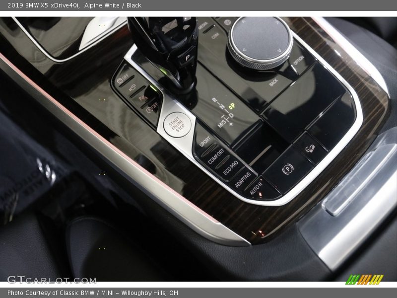 Alpine White / Black 2019 BMW X5 xDrive40i