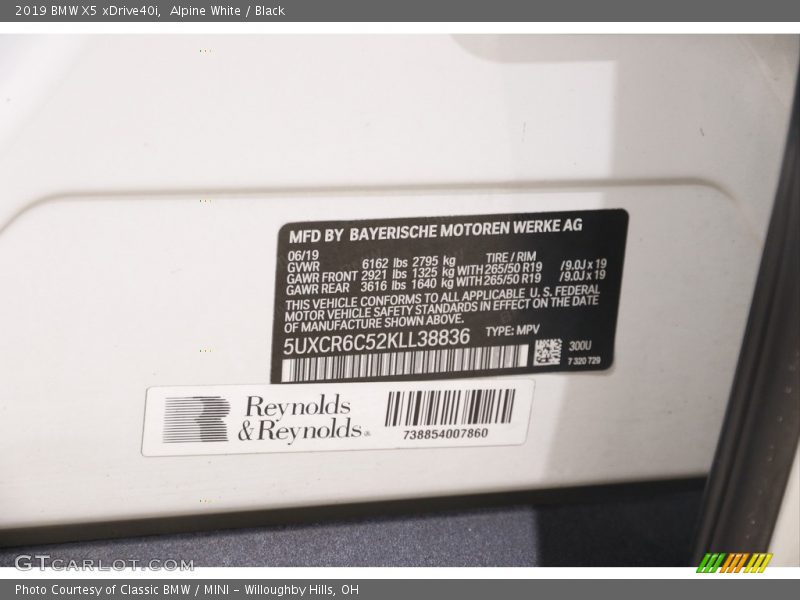 Alpine White / Black 2019 BMW X5 xDrive40i