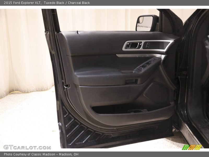 Tuxedo Black / Charcoal Black 2015 Ford Explorer XLT