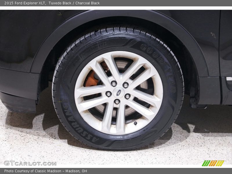 Tuxedo Black / Charcoal Black 2015 Ford Explorer XLT