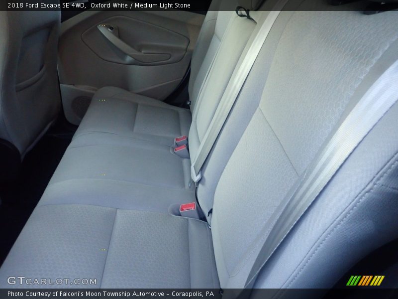 Oxford White / Medium Light Stone 2018 Ford Escape SE 4WD