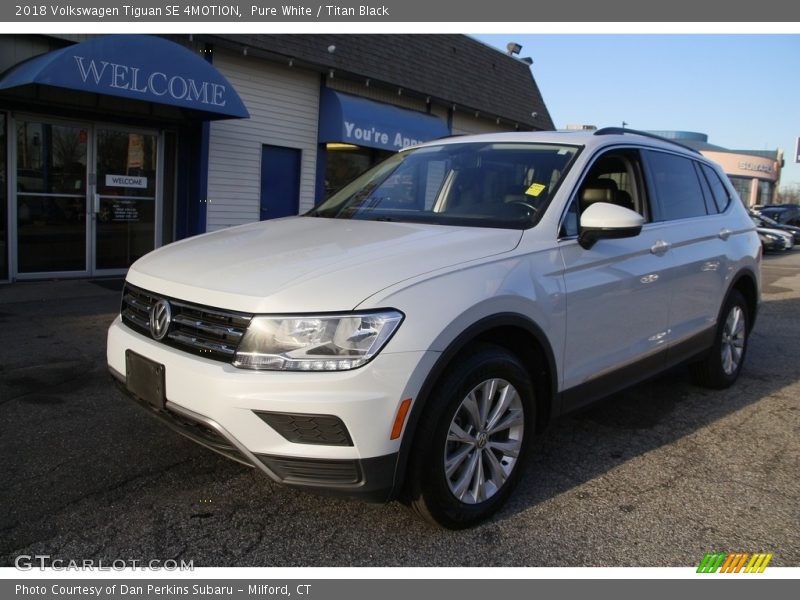 Pure White / Titan Black 2018 Volkswagen Tiguan SE 4MOTION