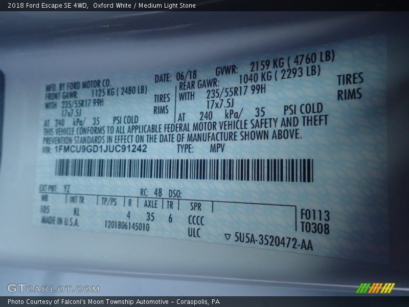 Oxford White / Medium Light Stone 2018 Ford Escape SE 4WD