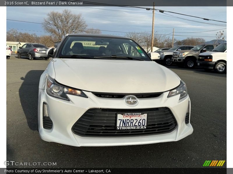 Blizzard Pearl / Dark Charcoal 2016 Scion tC