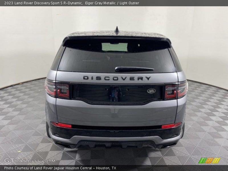 Eiger Gray Metallic / Light Oyster 2023 Land Rover Discovery Sport S R-Dynamic