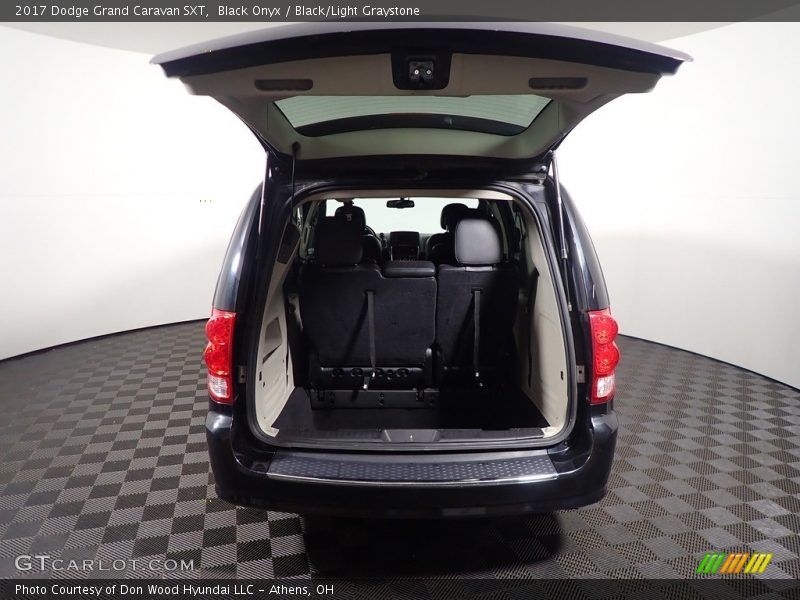 Black Onyx / Black/Light Graystone 2017 Dodge Grand Caravan SXT